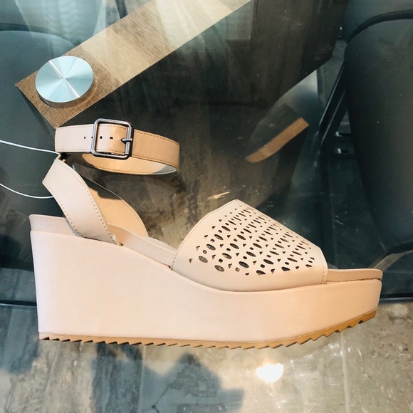 Bamboo Nude Wedge Platform Ankle Strap Sandals, Size 10M New w/o Box - Picture 4 of 10